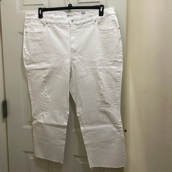 Style & Co. Denim - STYLE&CO,NWTWomen’s high rise distressed straight crop pants;white size 24w